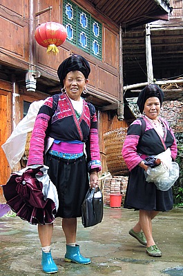 Our funny porter women of the tribe of Miao on the way to the rice terraces