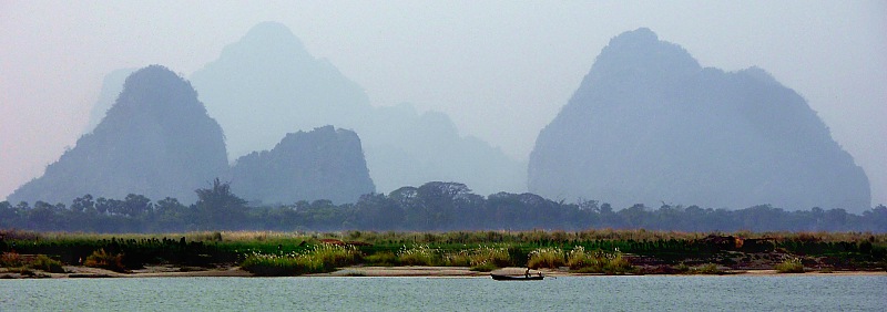 Karstberge entlang des Thanlwin River