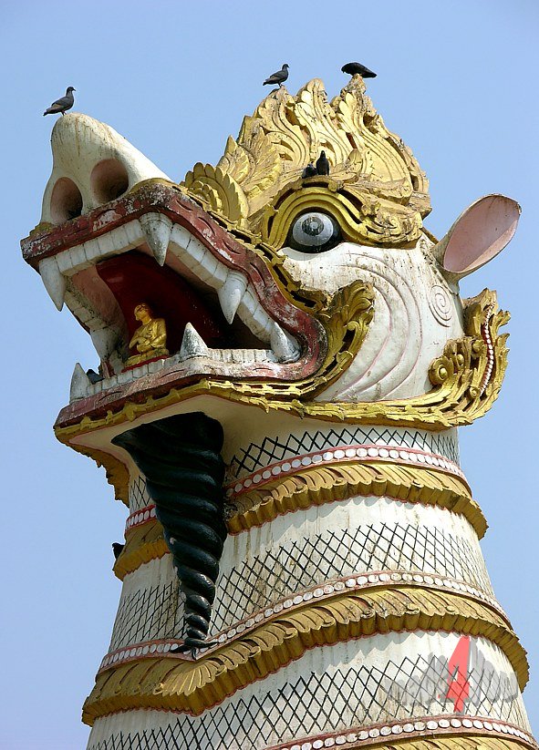 Temple guard on entrance to Shwe Man Daw Pagoda in Bago