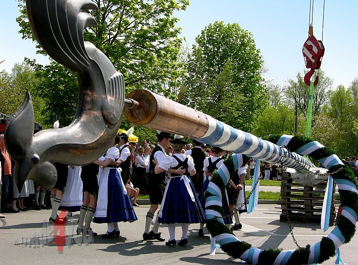 Maypole festival in Munich Thalkirchen