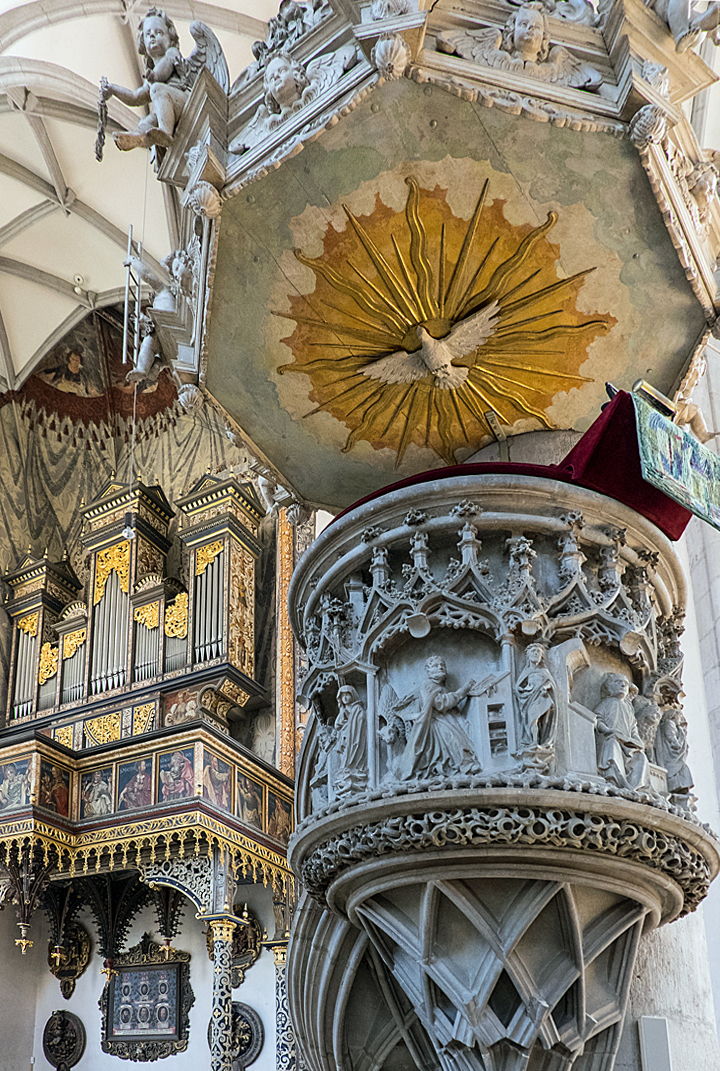 Orgel und Prediktkanzel Nrdlingen Dome