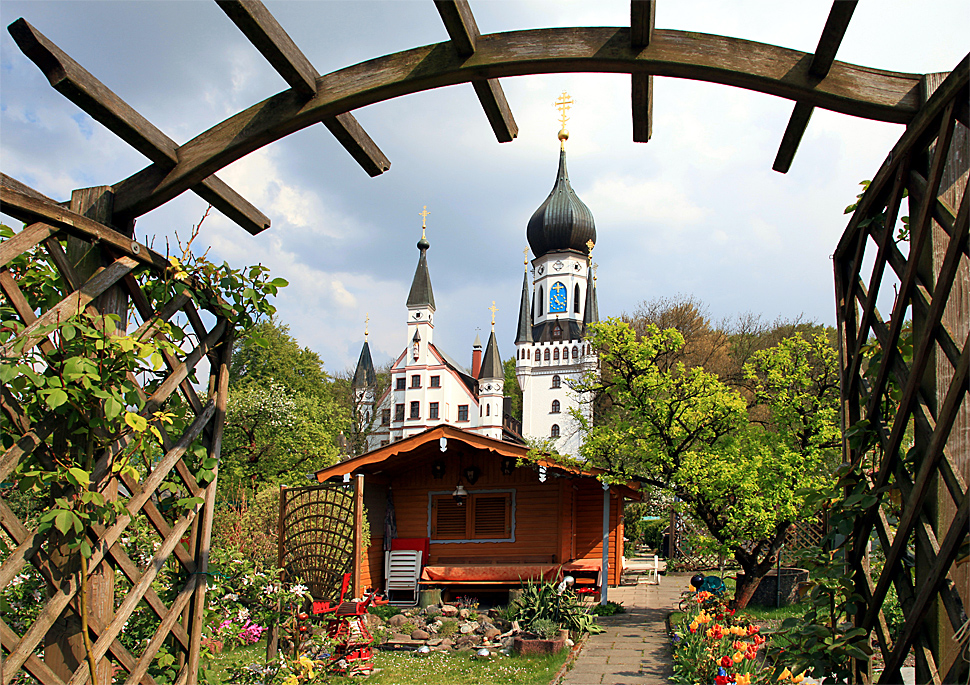 Monastery with allotment gardens in district Untergiesing