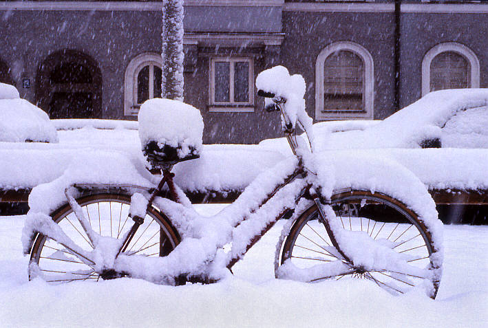 Snowy bicycle