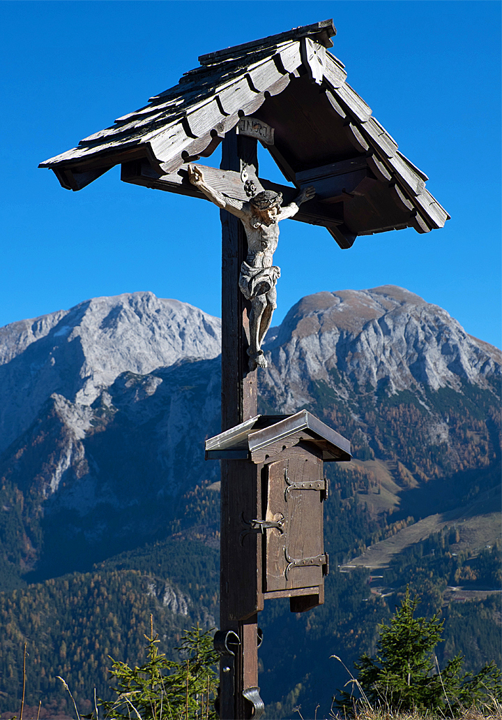 Blick vom Grnstein Gipfelkreuz zum Hohen Gll