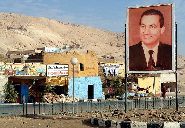 Pharao Husni Mubarak in Theben West
