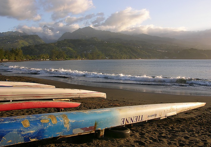 Maori boats am Venus beach