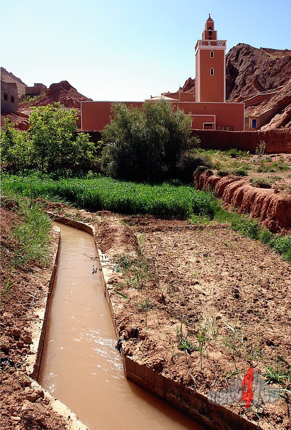 Irrigation canal in Tineghir at the Kasbah highway