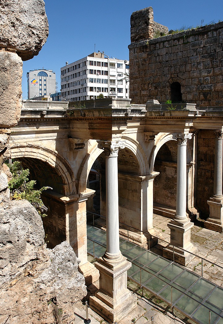 Hadrians Gate, Triumphal Arch of marble from 130 AD.