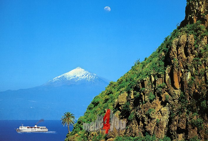 Snowcovered Teide - highest mountain of Spain