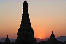 Sunset in the temple city of Bagan