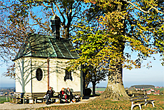 Frst Tegernberg mit Maria Dank Kapelle im Herbst