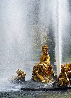 Golden sexy bathing beauty at Palace Linderhof