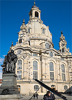 Martin Luther vor der Frauenkirche in Dresden