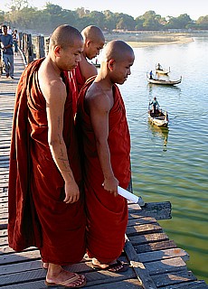 Prying Monks on the U-Bein Bridge