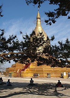 Golden Law Ka Nan Da Pagoda in Bagan