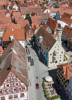 Kirchturm und Marktplatz Nrdlingen